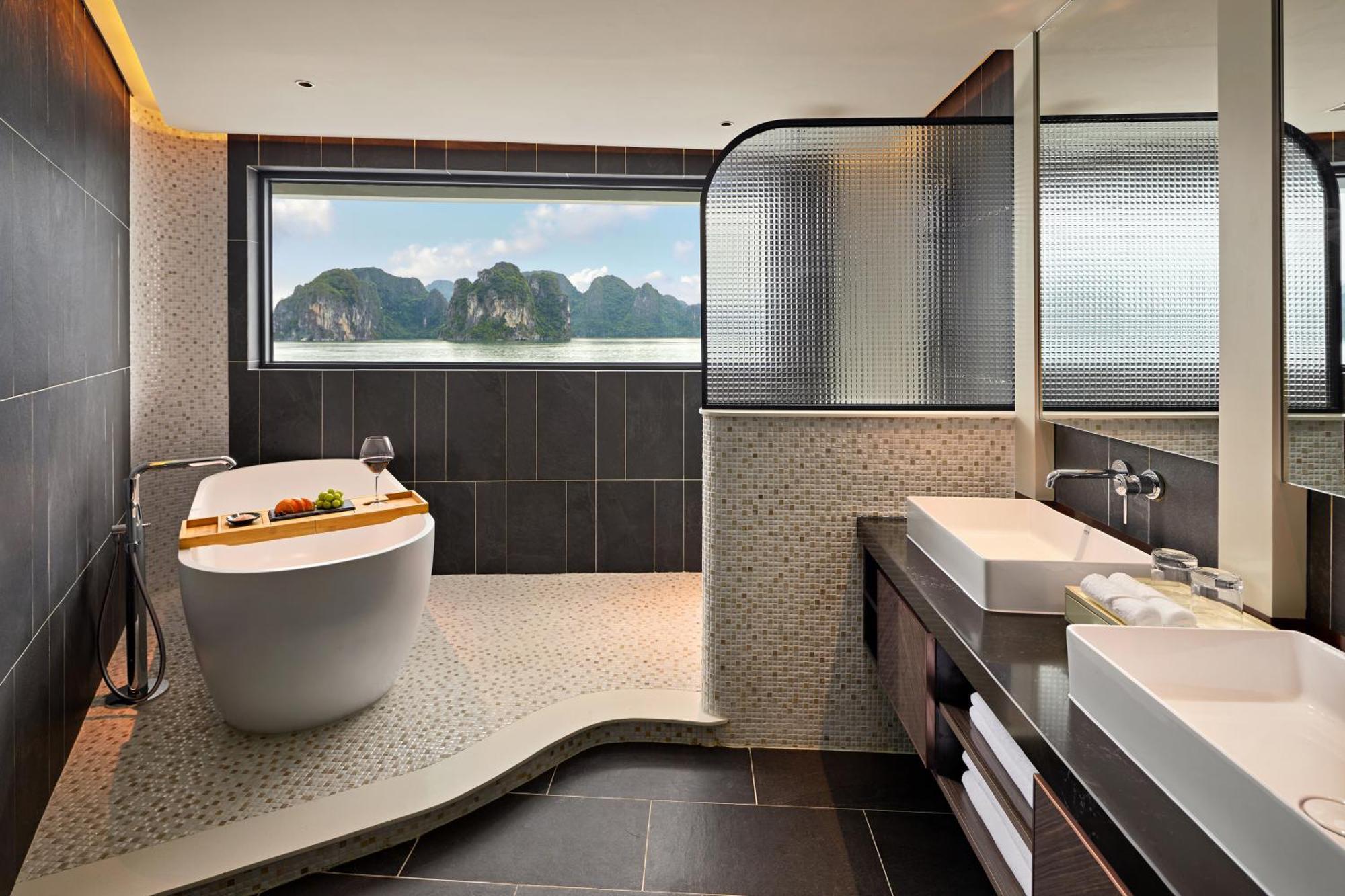 Grand Pioneers Halong Bay Cruise 2 호텔 하롱 외부 사진